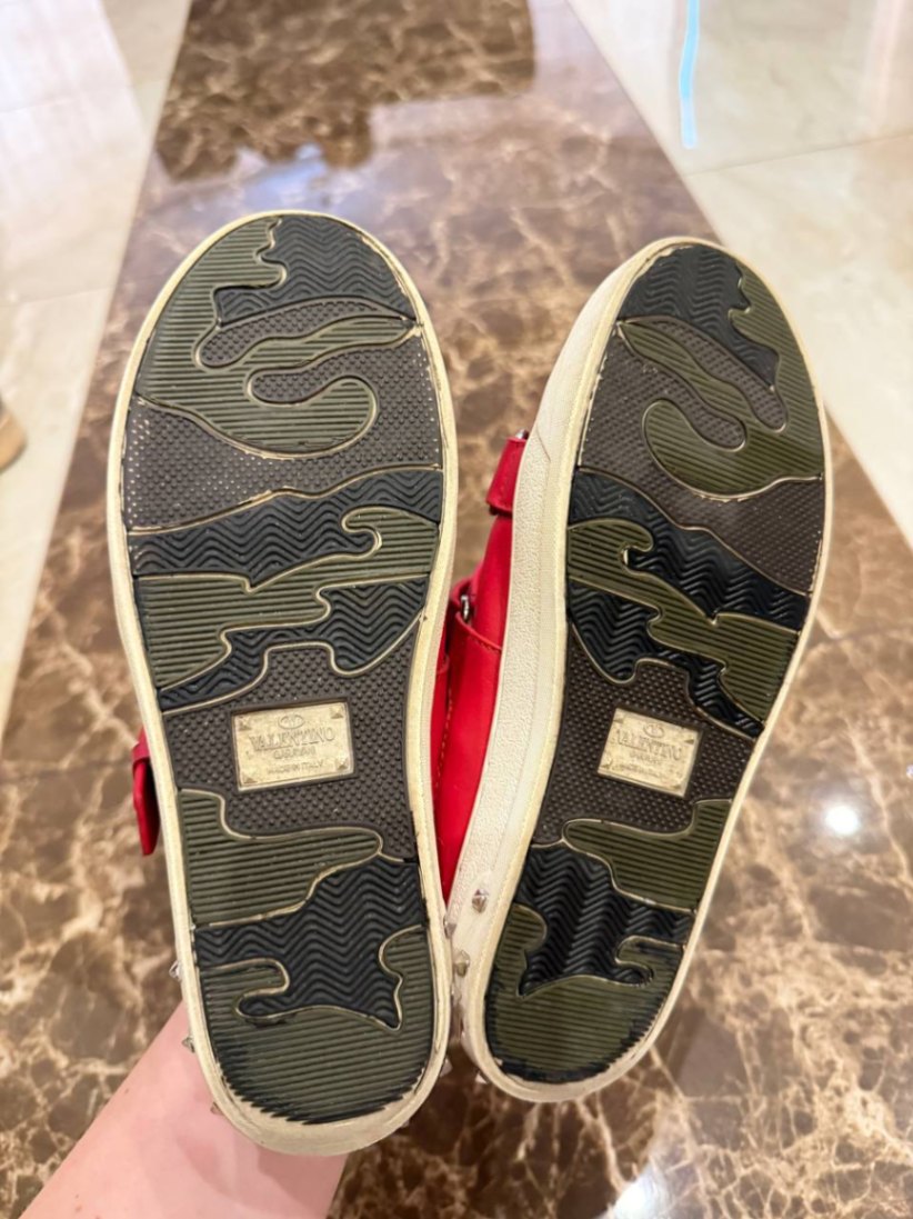 Кросівки жіночі бренду Valentino
