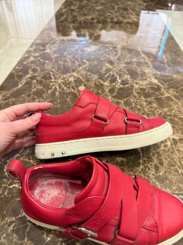 Кросівки жіночі бренду Valentino