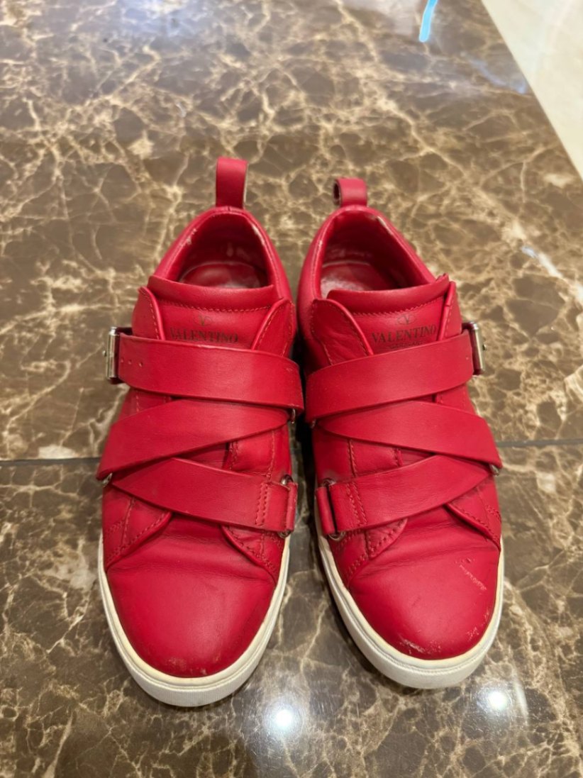 Кросівки жіночі бренду Valentino