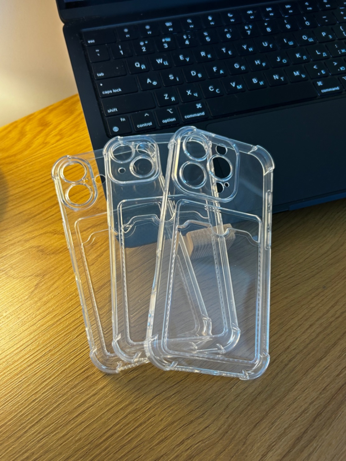 Чохол з кишенькою на iPhone