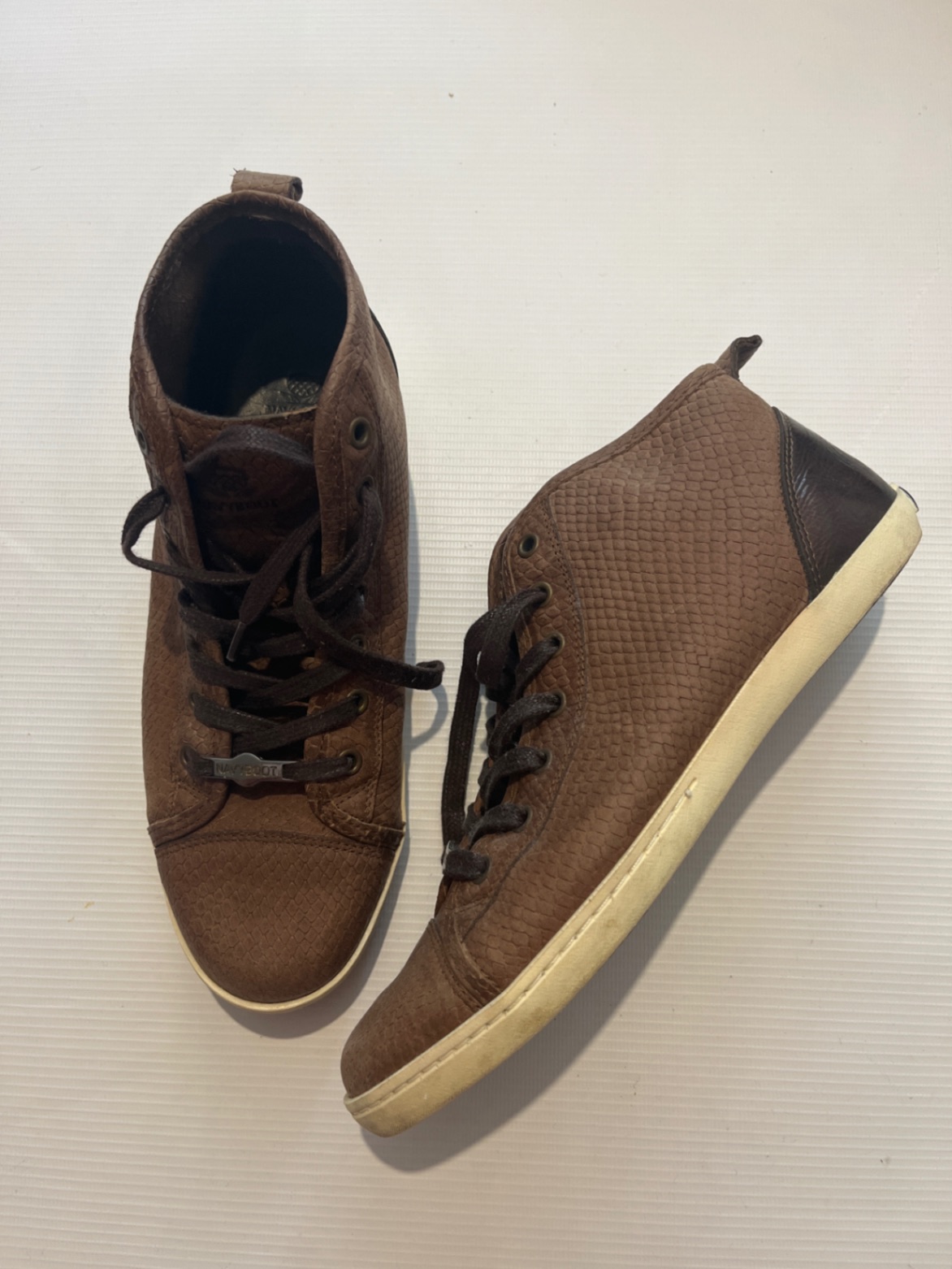 Жіночі шкіряні кросівки 38 navyboot