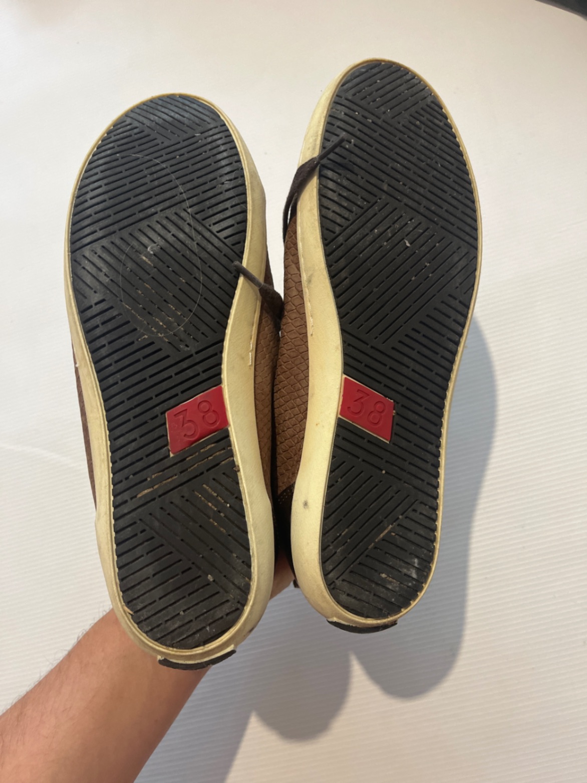 Жіночі шкіряні кросівки 38 navyboot