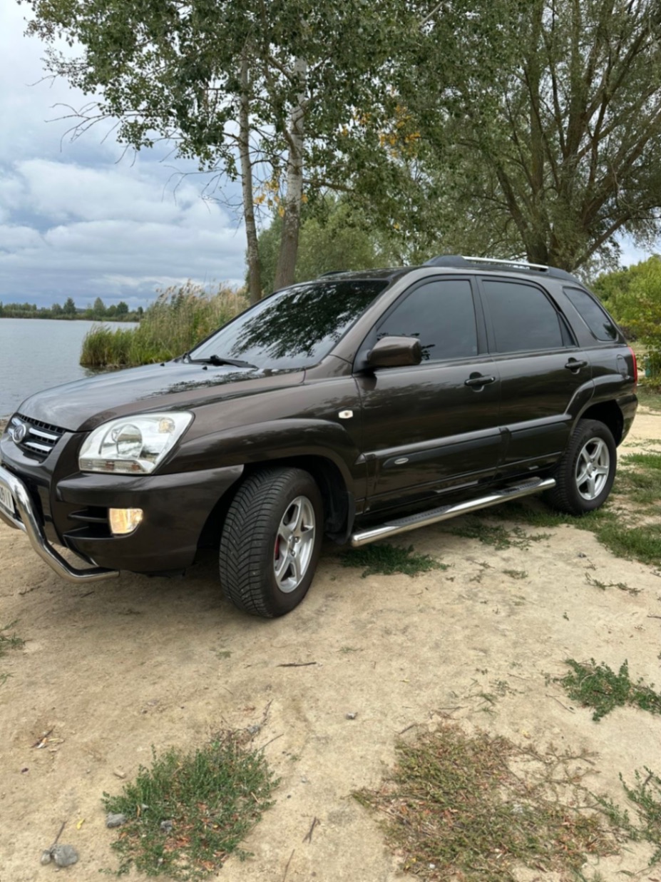 Автомобіль kia sportage 2006 року