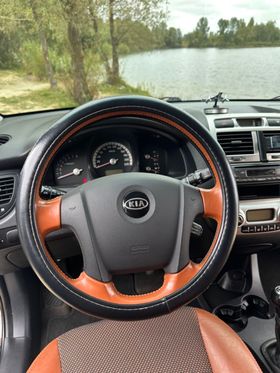 Автомобіль kia sportage 2006 року