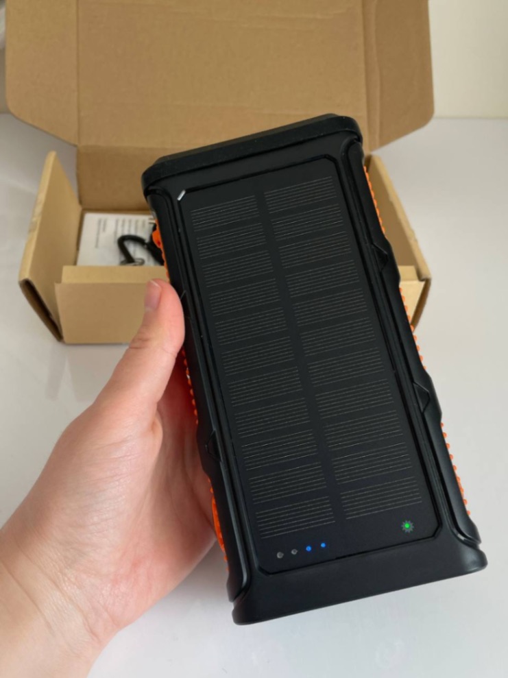 Павербанк із сонячною панеллю 26800 mAh