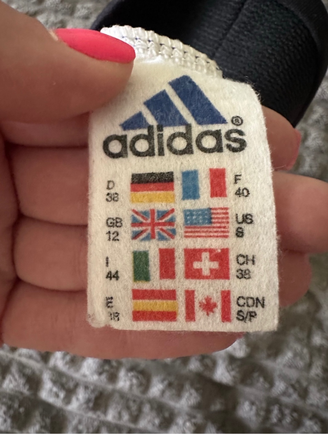 Спортивний топ adidas