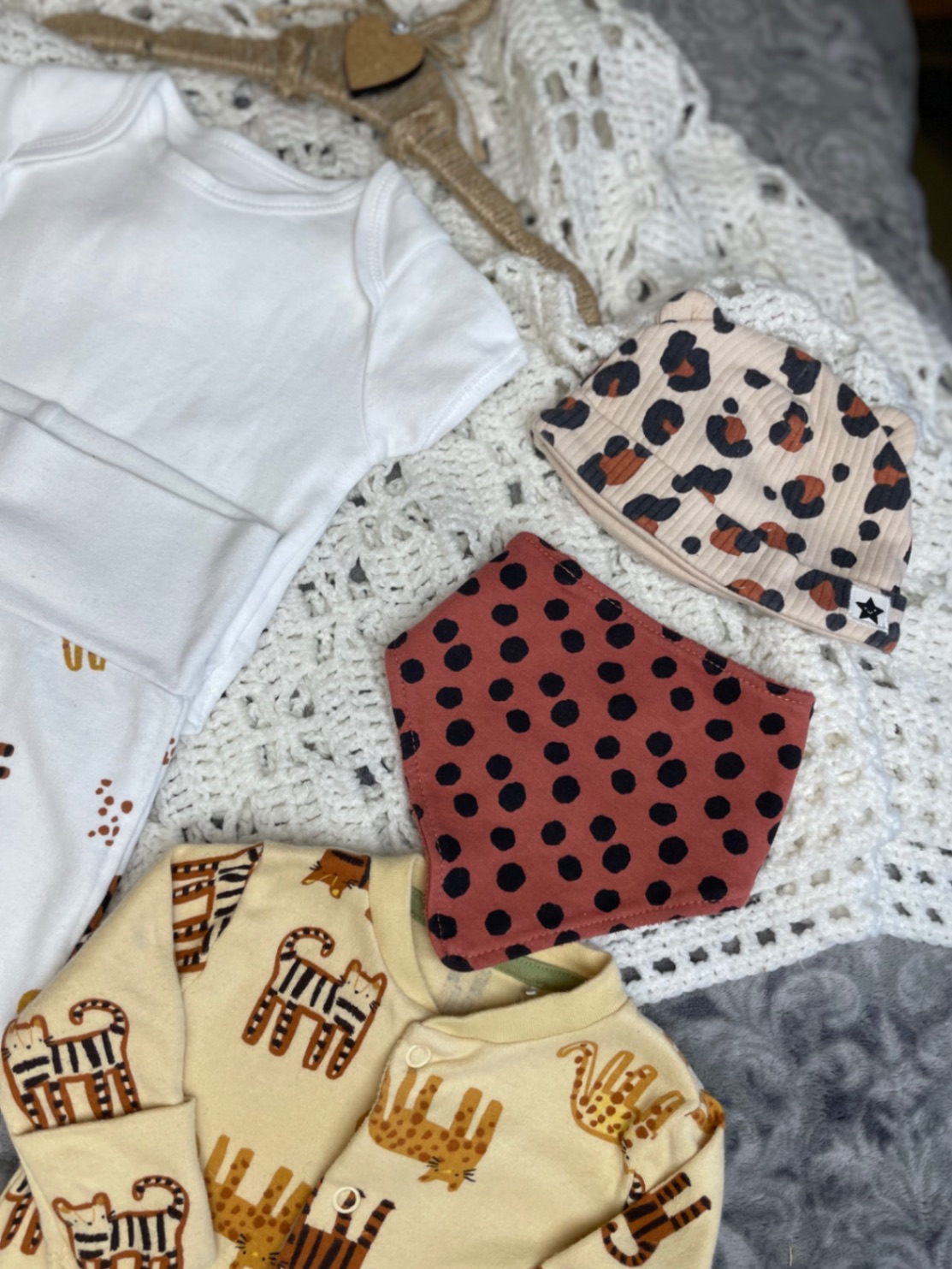 5 шт-лот Набір для немовлят чоловічок боді штанці primark шапочка слюнявчик ff 0-1-3 50-56-62 лео