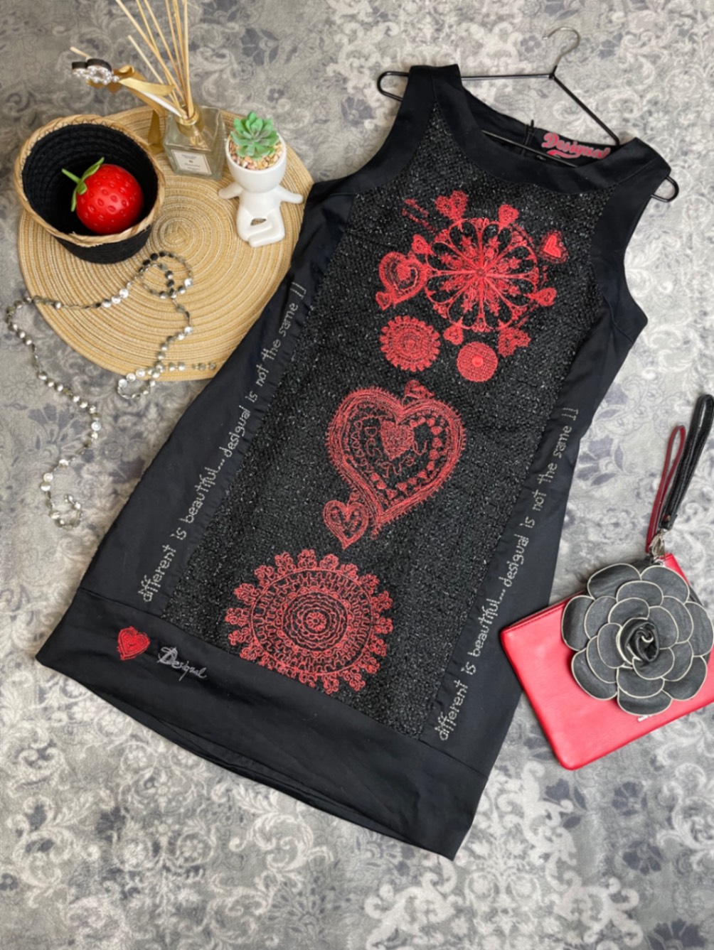 Desigual арт-сукня футляр eur 40 m-l 10-12 чорна вишивка серця scarlett