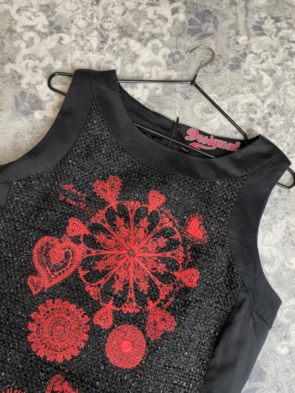 Desigual арт-сукня футляр eur 40 m-l 10-12 чорна вишивка серця scarlett