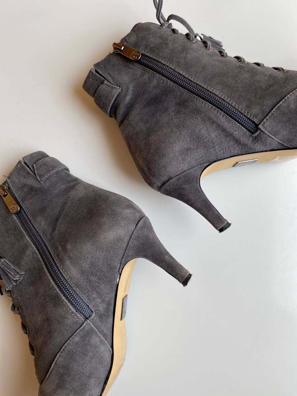 Стильні замшеві ботильйони Moda in Pelle 37-38 розмір