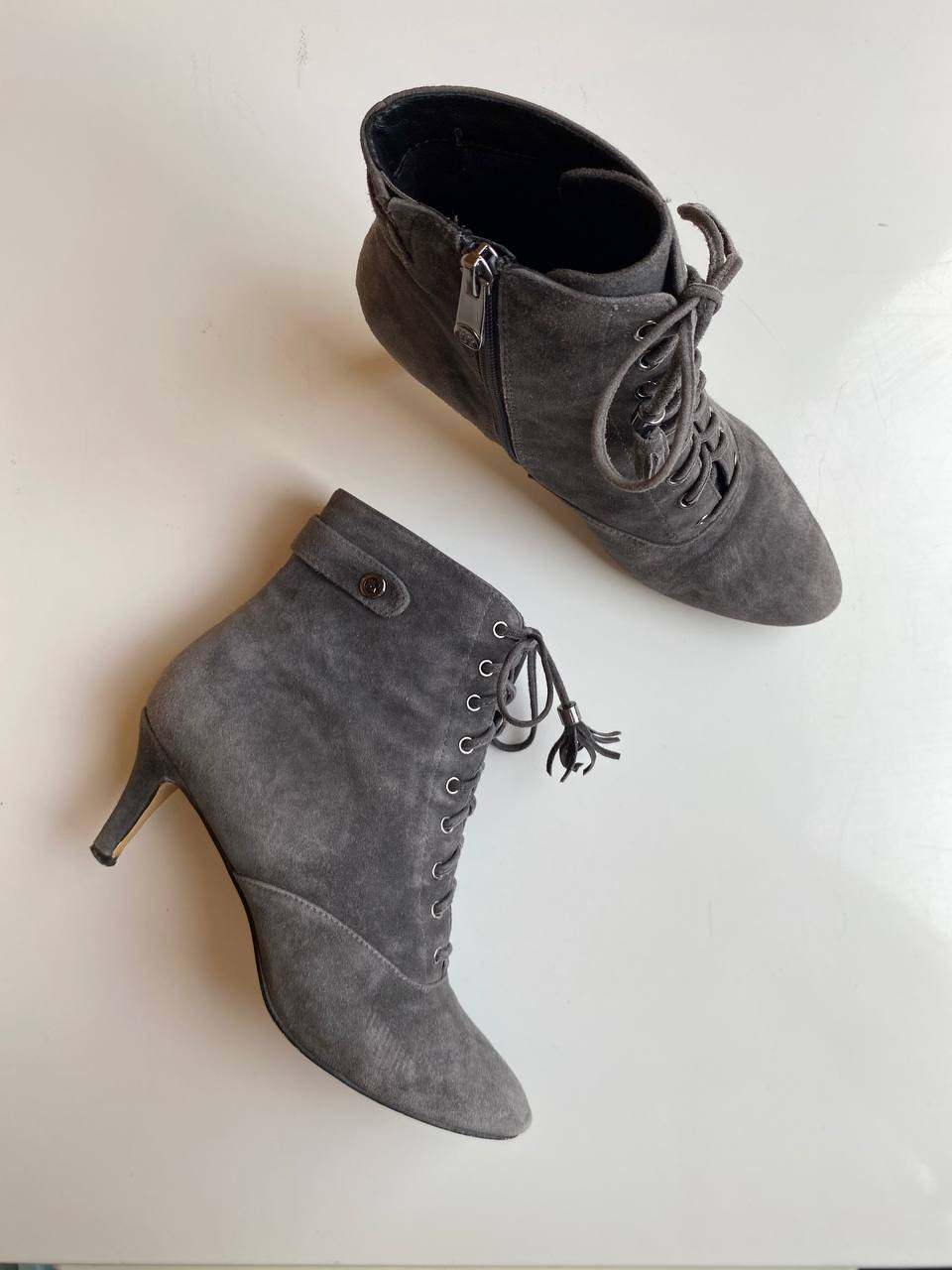 Стильні замшеві ботильйони Moda in Pelle 37-38 розмір