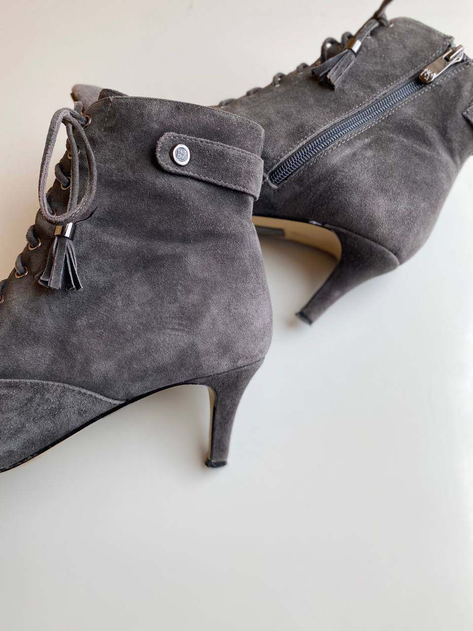 Стильні замшеві ботильйони Moda in Pelle 37-38 розмір