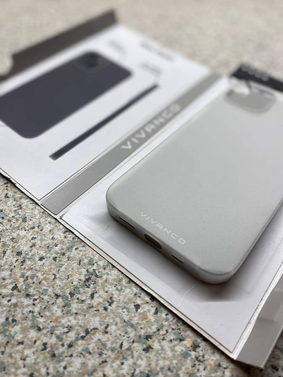 Новий оригінальний чохол Vivanco Pure Cover для iPhone 13