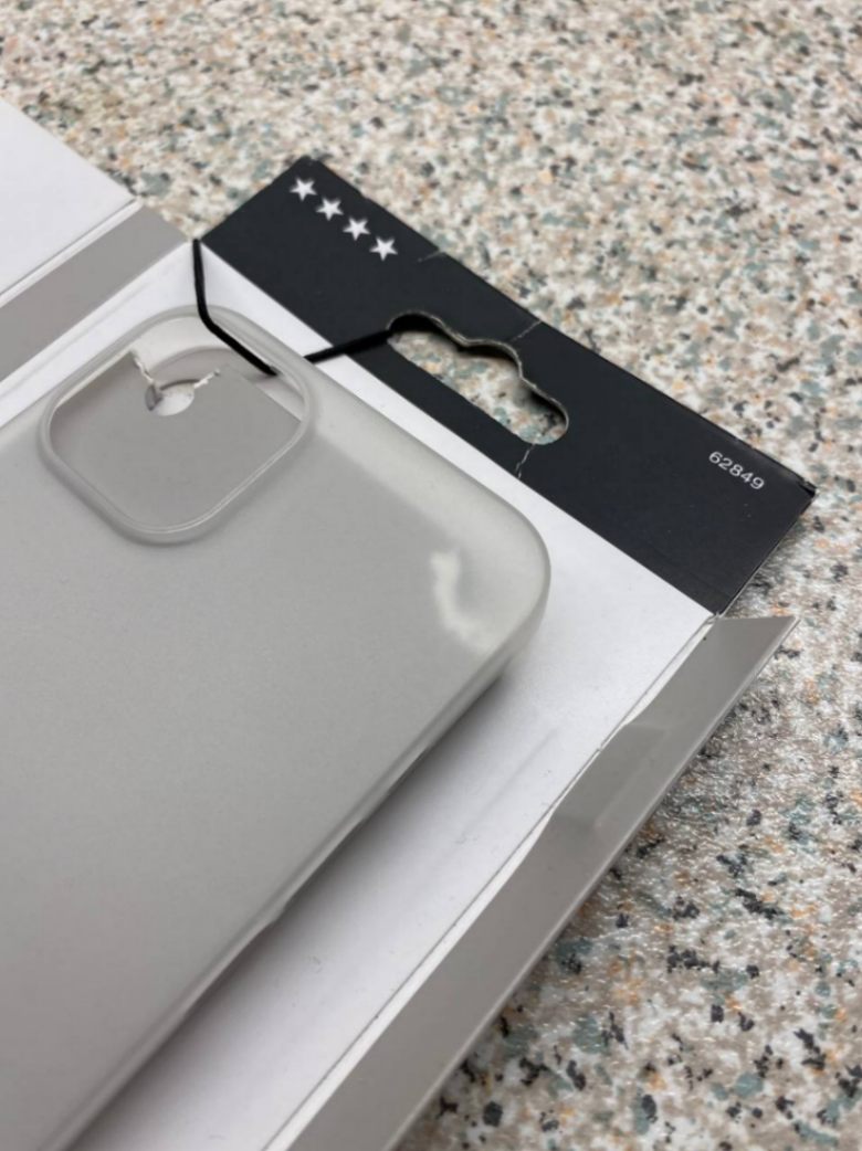 Новий оригінальний чохол Vivanco Pure Cover для iPhone 13