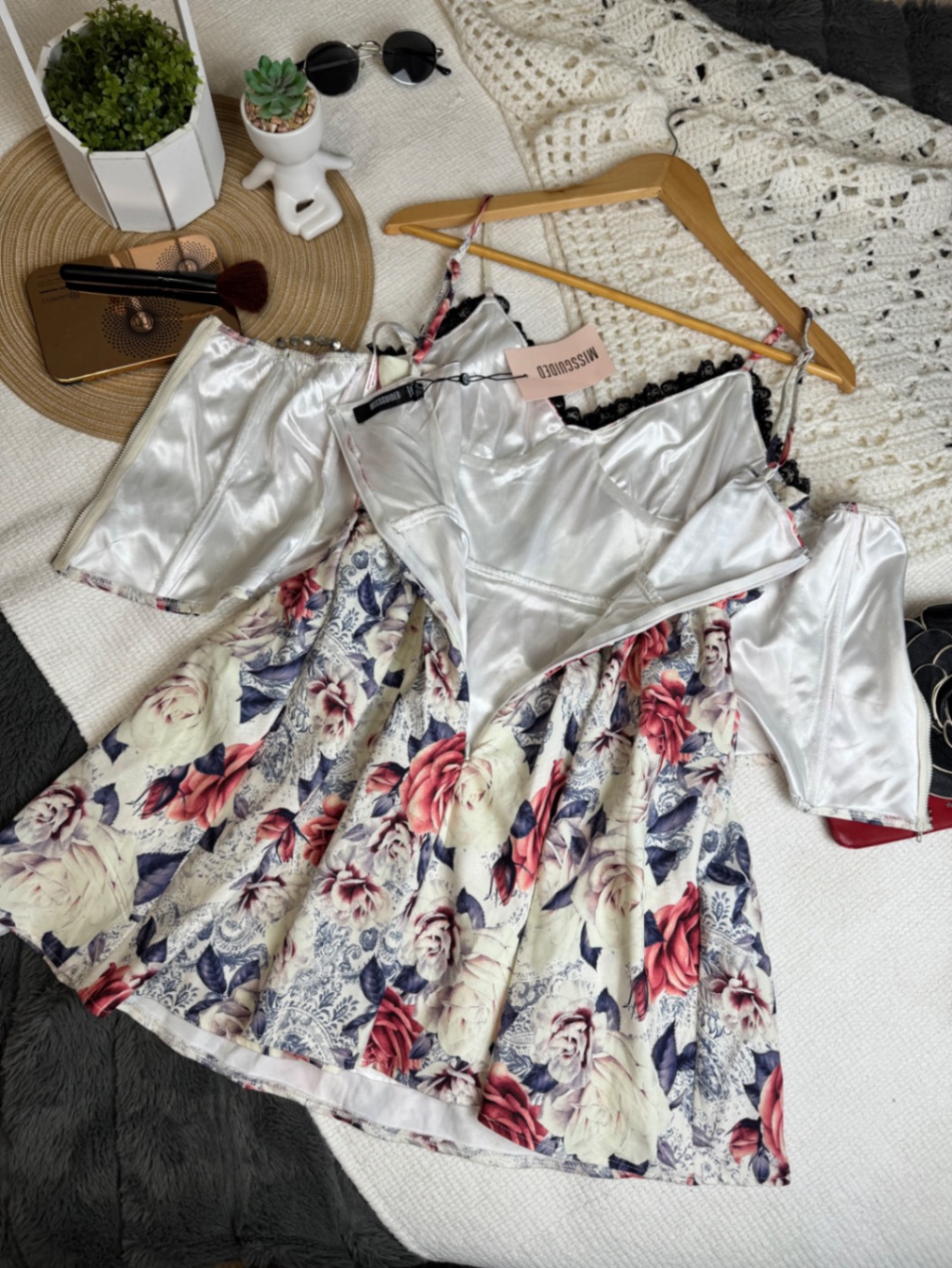 Корсетна мінісукня Missguided M з мереживом в квітковий принт Y2K нова
